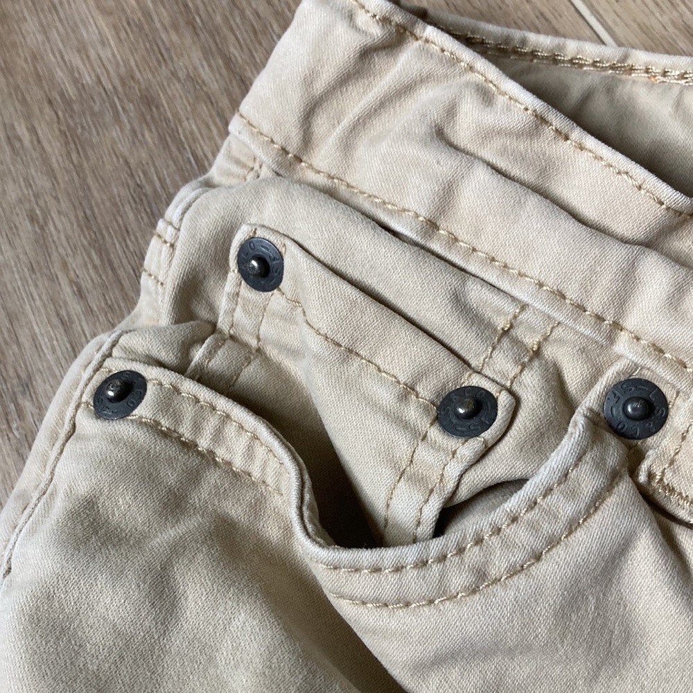 Levi’s Khaki Shorts (6) 511 Slim - Picture 5 of 10